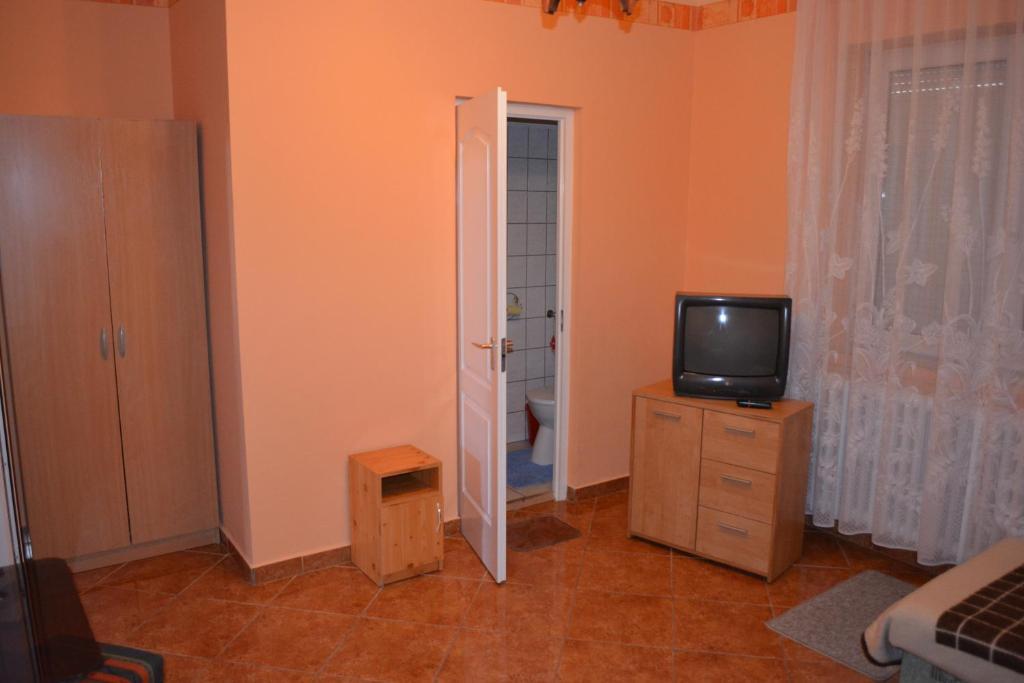 Istvan Vendeghaz Hotel Egerszalók Buitenkant foto