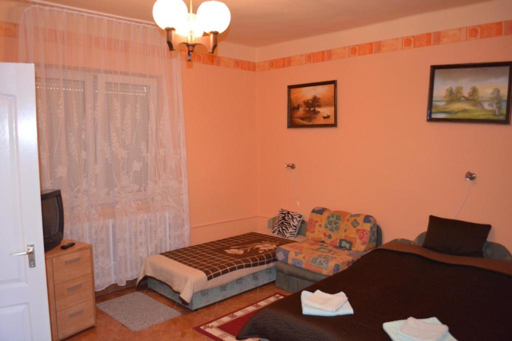 Istvan Vendeghaz Hotel Egerszalók Buitenkant foto